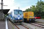 EGP Siemens Diesel Vectron 247 904-6 und DB Netz 203 307-4 abgestellt am 21.06.20 in Hanau Hbf 