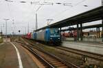 ATLU 145 102 und 145 xxx am 28.01.23 in Hanau Hbf mit einen Kohlezug 