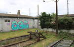 Ein alter Prellbock neben dem Bahnsteig 9 in Hanau Hbf, am 05.07.2024.