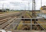 Blick vom Bahnsteig 7 in Hanau Hbf Richtung Bw, am 05.07.2024.