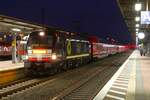 Beacon Rail Siemens Vectron 193 606 am 14.12.24 in Hanau Hbf 