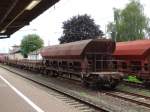 Ein Schotterwagen am 17.07.14 in Hanau Hbf 