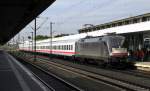 ES 64 U2 - 030 kommt hier mit dem IC 1926 (Kln Hbf -> Berlin Sdkreuz) in den Bahnhof Hannover Hbf eingefahren.