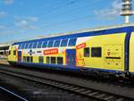 METRONOM Bombardier Doppelstocksteuerwagen mit Snack Service am 17.11.17 in Hannover Hbf