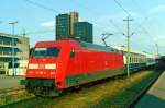 101 108 mit D 1686 (Leipzig–Bremen) am 13.06.1999 in Hannover Hbf