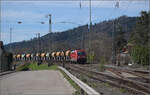 187 155 mit dem OHU-Kieszug in Hausach Richtung Villingen unterbricht den RS1-Reigen.