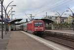 Mit einer Verspätung von 15min erreicht IC2279 nach Karlsruhe am 25.10.2017 den Hauptbahnhof von Heidelberg.