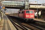 RB 60 nach Heidelberg Hbf verlässt hier gerade HD-Paffengrund/Wieblingen, geschoben wird der Zug aus Frankfurt/Main von der 111 070-9 am Sonntag den 13.3.2016