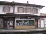 Das Bahnhofsgebude vom Bahnhof Herbolzheim im Breisgau. (Frhling 2008)
