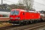193 036 DB Vectron mit Güterzug in Hilden, Januar 2024.