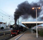 41 096 mit dem Sonderzug ins Technikmuseum in Hildesheim Hbf.