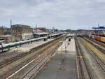 Blick über die Bahnsteige am 17.10.2021 in Hof.