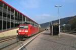 185 093-2 mit einem gemischten Gterzug Richtung Singen (Htw) am Nachmittag des 06.03.14 im Bahnhof Horb am Neckar.