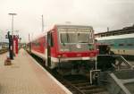 Triebwagen 928 471 am Gleis 39 in Kaiserslautern nach Lauterecken-Grumbach im Oktober 2000.