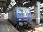 BR 120 151-6 (ZDF Express) Steht mit einem IC im HBF Karlsruhe am 30.5.07