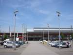 Blick auf den sdlichen Eingang zum Hauptbahnhof Karlsruhe, aufgenommen am 30.04.2005.