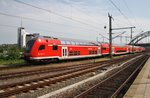 Der RE83 (RE21629) von Kiel Hauptbahnhof nach Lübeck Hauptbahnhof wird am Nachmittag des 30.5.2016 im Startbahnhof bereitgestellt. Geschoben hatte eine der letzten 3 Kieler 218er, die 218 329-1.