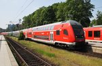Von 112 142 geschoben erreicht der RE70 (RE21012) aus Hamburg Hauptbahnhof das Ziel der Fahrt den Kieler Hauptbahnhof (31.5.2016)