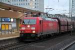 185 261 mit einem Güterzug bei der Durchfahrt von Koblenz Hbf am 15.1.14