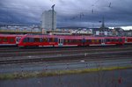 In Koblenz ist der zweiteilige 442 501/442 001 in der Abstellung zusehen.
Er ist eben auf der Moseltalbahn nach Koblenz gekommen. Sonntag den 28.3.2016