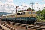 Einfahrt am 18.06.2016 von 140 423-5 mit dem Pendelzug (Koblenz Lützel Museum - Koblenz Hbf - Koblenz Lützel Museum) und der NeSa 218 105-5 am Zugschluss für das Sommerfest des DB