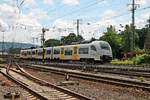 Als MRB 26 (Koblenz Lützel - Köln Hbf) fuhr am 18.06.2016 der TransRegio 460 011-0 durch den Rangierbahnhof von Koblenz Lützel in Richtung Weißenthurm.