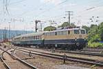 Einfahrt am Mittag des 22.06.2019 von E10 1239 mit dem Pendelzug (Koblenz Hbf - Koblenz Lützel Museum) und der WFB 218 460-4  Conny  in den Rangierbahnhof von Koblenz Lützel. Nachdem der Zug bis ans andere Ende des Rangierbahnhof fuhr, zog Conny den Zug an den Bahnsteig im Museum.