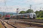 Nachschuss auf NX 462 027, als dieser am Nachmittag des 22.06.2019 zusammen mit NX 462 026 als RE 5 (Wesel - Koblenz Hbf) am Rangierbahnhof und DB Museum in Koblenz Lützel vorbei in Richtung