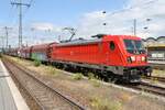 187 175 durchfährt am 21.06.2021 mit einem gemischten Güterzug den Koblenzer Hauptbahnhof in Richtung Süden.