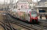 Einfahrt des aus cfl 2304 und süwex Kiss gebildeten RE1 in Koblenz Hbf am 06.03.2022