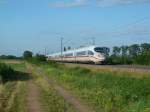 Ein 403 am Morgen des 07.07.12 bei Hgelheim auf dem Weg von Basel SBB nach Dortmund.