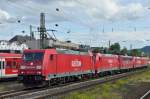 DB 185 232-6 durfährt mit eine Lokzug den Bahnhof von Koblenz.