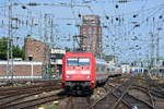 Das erste 101er Sandwich des Tages zog 101 075-0 in den Kölner Hbf während 101 084-2 am Zugschluss schiebt.