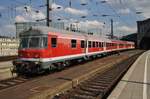 RE8 (RE10838)  Rhein-Erft-Express  von Köln Messe/Deutz nach Kaldenkirchen steht am 4.7.2017 im Kölner Hauptbahnhof. Schublok war 111 037-8.