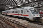 IC1914 nach Berlin Ostbahnhof steht am 12.07.2019 im Kölner Hauptbahnhof bereit.