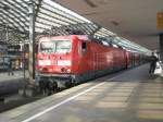 Hier 143 583-3 als S6 von Kln Nippes nach Essen Hbf., bei der Ausfahrt am 13.10.2010 aus Kln Hbf.