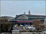 Der Klner Hauptbahnhof von der Hohenzollernbrcke aus gesehen am Morgen des 20.11.2010.