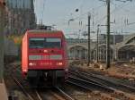 So nah kann man die Bahn in Kln zwischen Hbf und Hohenzollernbrcke erleben.