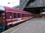 Ehemaliger EuroExpress-Am im Einsatz als Teil des HKX 1802 von Hamburg nach Köln, gesehen in Köln Hbf am 28.12.2013.