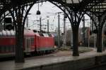 Hier die Einfahrt einer 120.2 mit ihrem RE9 in den Kölner Hbf am 21.12.13