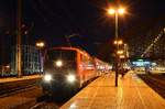 Am Abend des 25.11.16 kam 111 119 mit 2 Steuerwagen als Überführung durch Köln Hbf gen Köln Betriebshof gefahren.