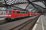 111 118-6 fährt am 2.7.2017 mit dem RE9 (RE10945)  Rhein-Sieg-Express  nach Siegen aus dem Kölner Hauptbahnhof aus. 