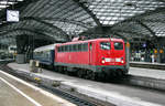 110 216 mit einem Gesellschaftssonderzug am 13. April 2006 im Kölner Hauptbahnhof.