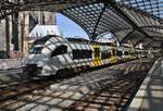 460 017-7 und 460 501-0 verlassen am 5.7.2017 als RB26 (RB25412) von Mainz Hauptbahnhof nach Köln Messe/Deutz den Kölner Hauptbahnhof.