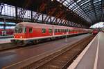 RE9 (RE11596)  Rhein-Sieg-Express  von Siegen nach Köln Hauptbahnhof hat am Abend des 2.7.2017 den Kölner Hauptbahnhof erreicht.