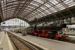 01 150 mit Sonderzug in Köln Hbf, am 13.06.2018.