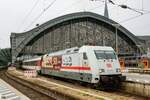 101 110-5  50 Jahre Intercity  DB mit EC7 in Köln Hbf, am 08.04.2023.