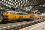 218 471-1 DB mit Fahrwegmesszug in Köln Hbf, Januar 2025.