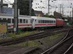 Komische Fuhre im Klner Hbf am 23.7.10    Besteht aus:    8xIC Wagen  2xIC Steuerwagen  1xBr 101 