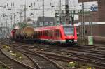 Doppelausfahrt aus dem Kölner Hbf, der Triebwagen ist auf dem Weg nach Trier.